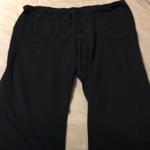 Black 2X capri knit pants